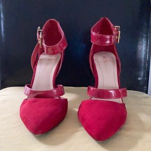 BCBGeneration red , size 6 , ankle-strap pump